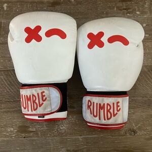 Rumble Wink boxing gloves